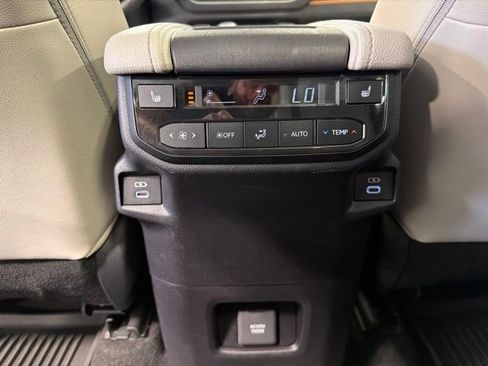 Used 2024 Toyota Grand Highlander AWD Hybrid image 31
