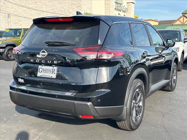 Used 2026 Nissan Rogue SV FWD image 3