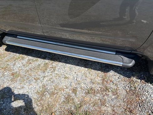 Used 2020 Nissan Frontier SV RWD image 7