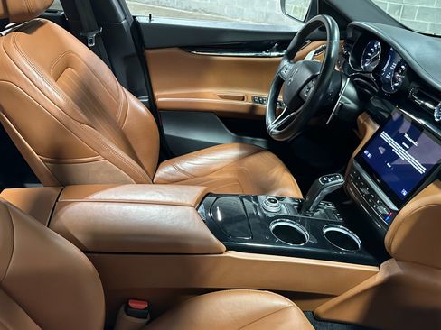 Used 2022 Maserati Quattroporte Modena Q4 image 35