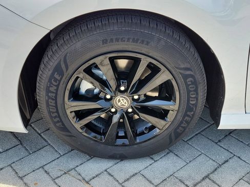 New 2025 Toyota Camry LE w/ Convenience Package image 9