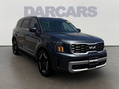 Used 2024 Kia Telluride S w/ S Sunroof Package
