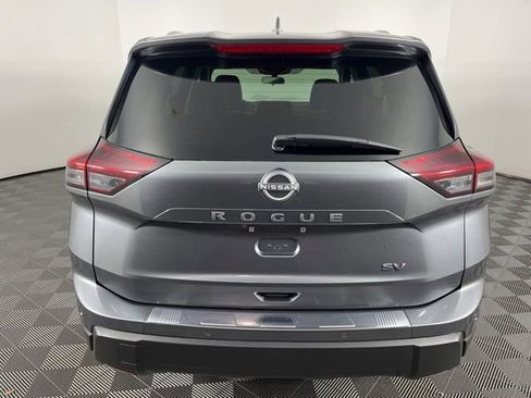 Used 2025 Nissan Rogue SV w/ SV Premium Package FWD image 10