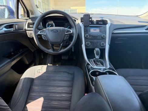 Used 2016 Ford Fusion SE FWD image 5