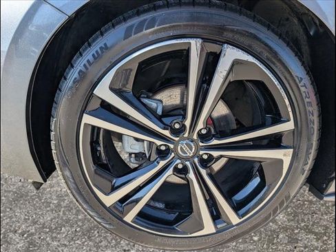 Used 2023 Nissan Sentra SR w/ Trunk Package image 20