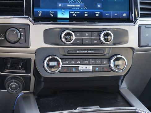 Used 2022 Ford F350 Lariat w/ Lariat Ultimate Package image 28