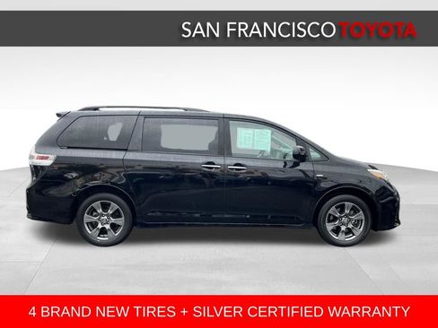 Certified 2019 Toyota Sienna SE w/ SE Preferred Package image 6