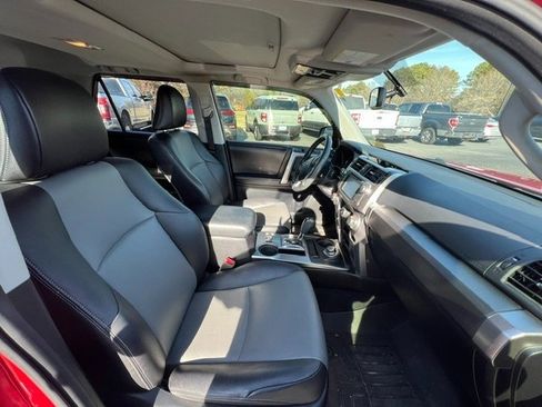 Used 2015 Toyota 4Runner 4WD image 12