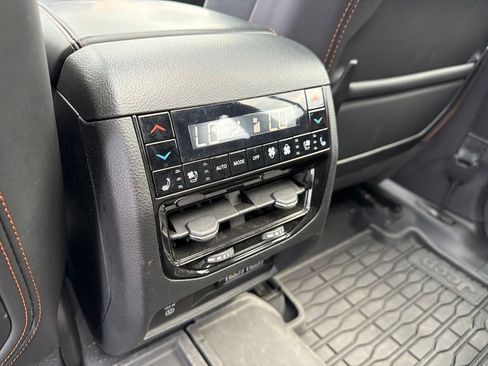 Used 2023 Jeep Grand Cherokee Summit AWD/4WD image 14
