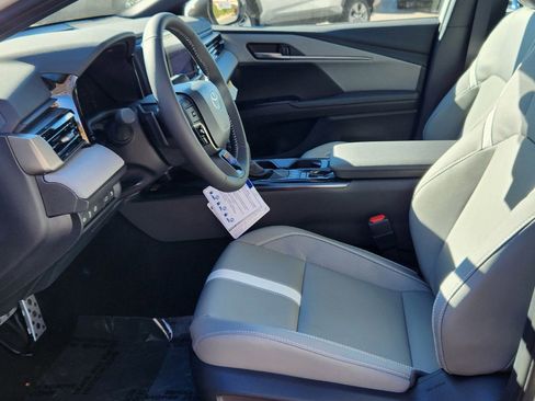 New 2025 Toyota Camry SE image 8