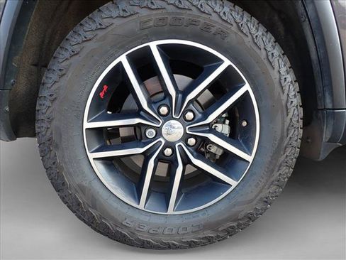 Used 2018 Jeep Grand Cherokee Trailhawk w/ Trailhawk Luxury Group AWD/4WD image 7