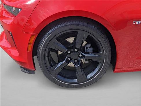 Used 2017 Chevrolet Camaro LT RWD image 22