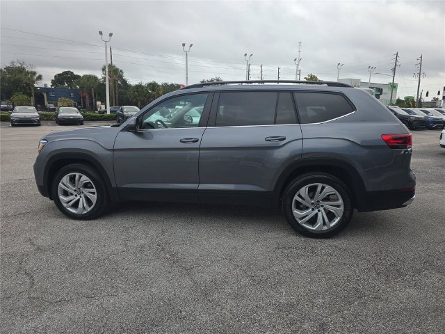 Used 2023 Volkswagen Atlas SE w/ Panoramic Sunroof Package FWD image 7