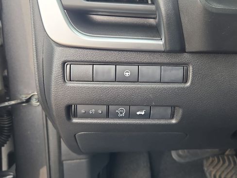 Used 2024 Nissan Rogue SV image 26