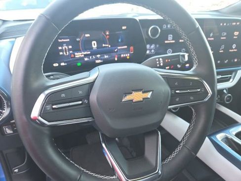 Used 2024 Chevrolet Equinox EV LT FWD image 35
