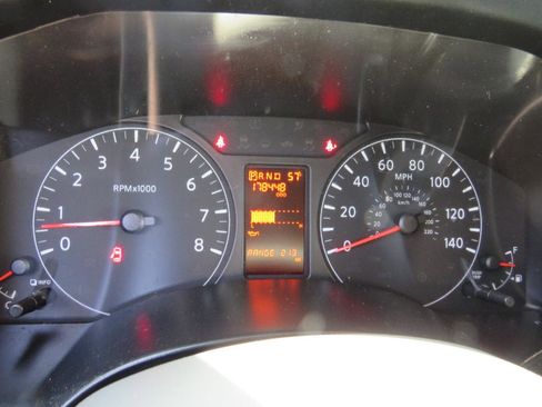 Used 2017 Nissan NV 3500 SV RWD image 10