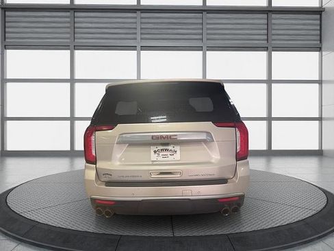 Used 2022 GMC Yukon Denali w/ Denali Premium Package AWD/4WD image 5