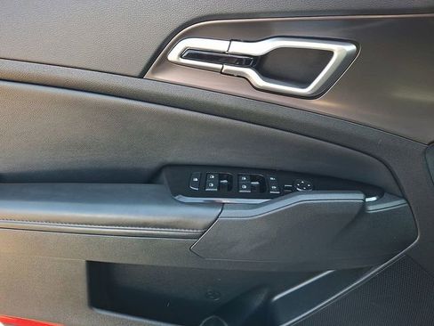 Certified 2024 Kia Sportage EX image 11