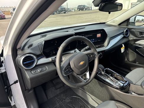 New 2026 Chevrolet Trax LT w/ LT Convenience Package image 9