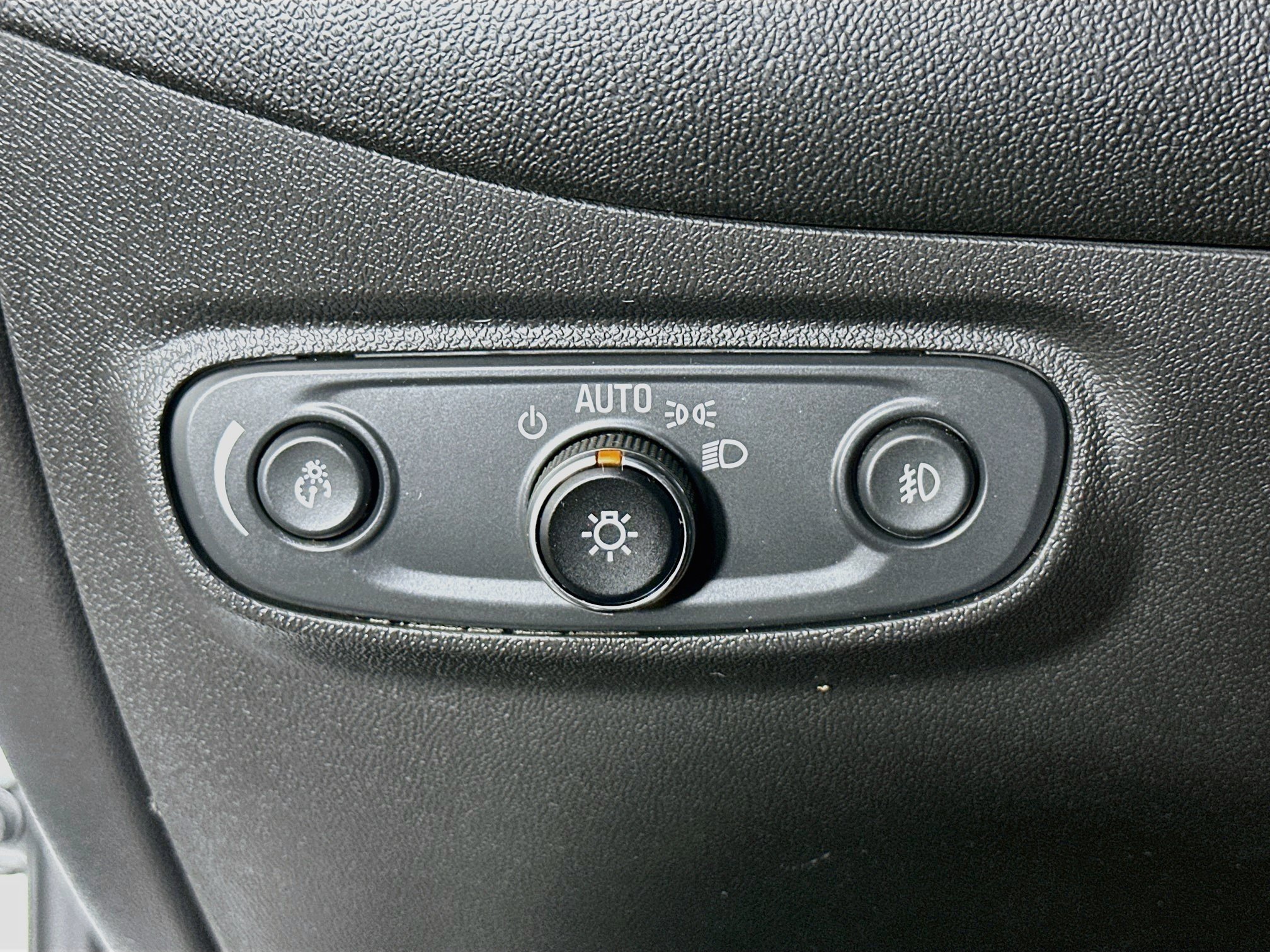 Used 2021 Chevrolet Equinox Premier AWD/4WD image 17