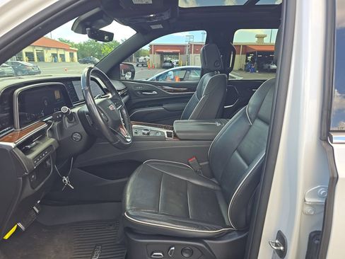 Used 2023 Cadillac Escalade ESV Premium Luxury AWD/4WD image 7
