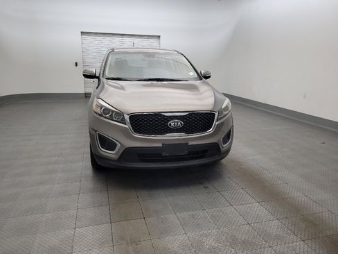 Used 2017 Kia Sorento L FWD image 14
