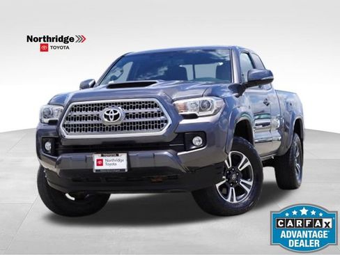Used 2016 Toyota Tacoma TRD Sport w/ Towing Package AWD/4WD image 1
