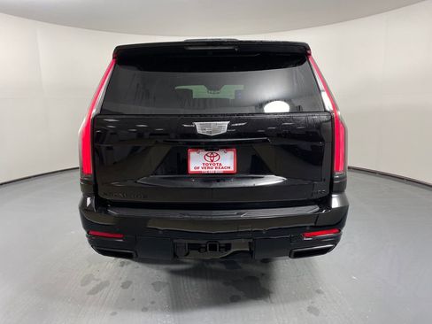 Used 2025 Cadillac Escalade ESV Sport Platinum w/ LPO, ONYX Package image 5
