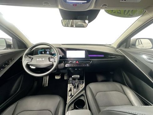 Used 2023 Kia Niro EX Touring FWD image 3