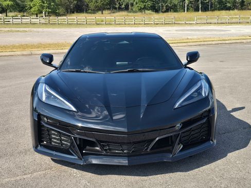 Used 2025 Chevrolet Corvette Z06 RWD image 5