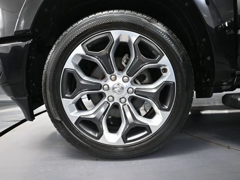 Used 2022 RAM 1500 Limited w/ Body-Colour Bumper Group AWD/4WD image 17