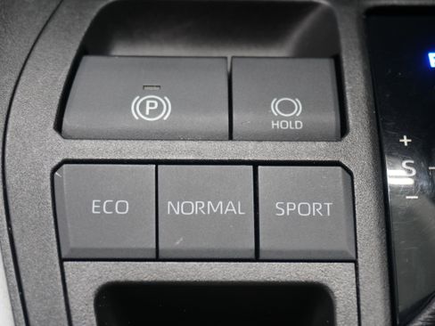 Used 2021 Toyota RAV4 XLE Premium FWD image 21
