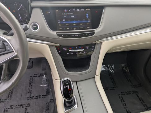 Used 2017 Cadillac XT5 Premium Luxury w/ LPO, Wheel Lock Package image 15