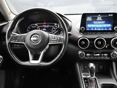 Used 2025 Nissan Sentra SR FWD image 10