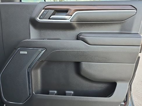 Used 2024 GMC Sierra 1500 SLT w/ SLT Premium Package image 34