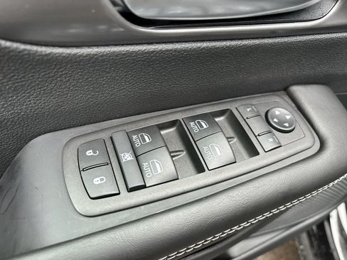 New 2026 Chrysler Pacifica Select w/ S Appearance Package FWD image 11