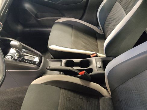 Used 2021 Nissan Versa SV FWD image 26