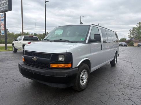 Used 2017 Chevrolet Express 3500 LS RWD image 1