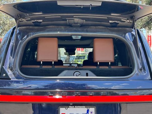 Used 2024 Lexus GX 550 w/ Accessory Package (Z1) AWD/4WD image 18