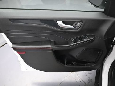 Used 2023 Ford Escape ST-Line Select AWD/4WD image 23