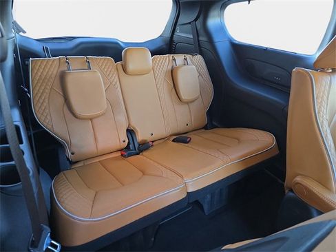 Used 2021 Chrysler Pacifica Pinnacle image 16