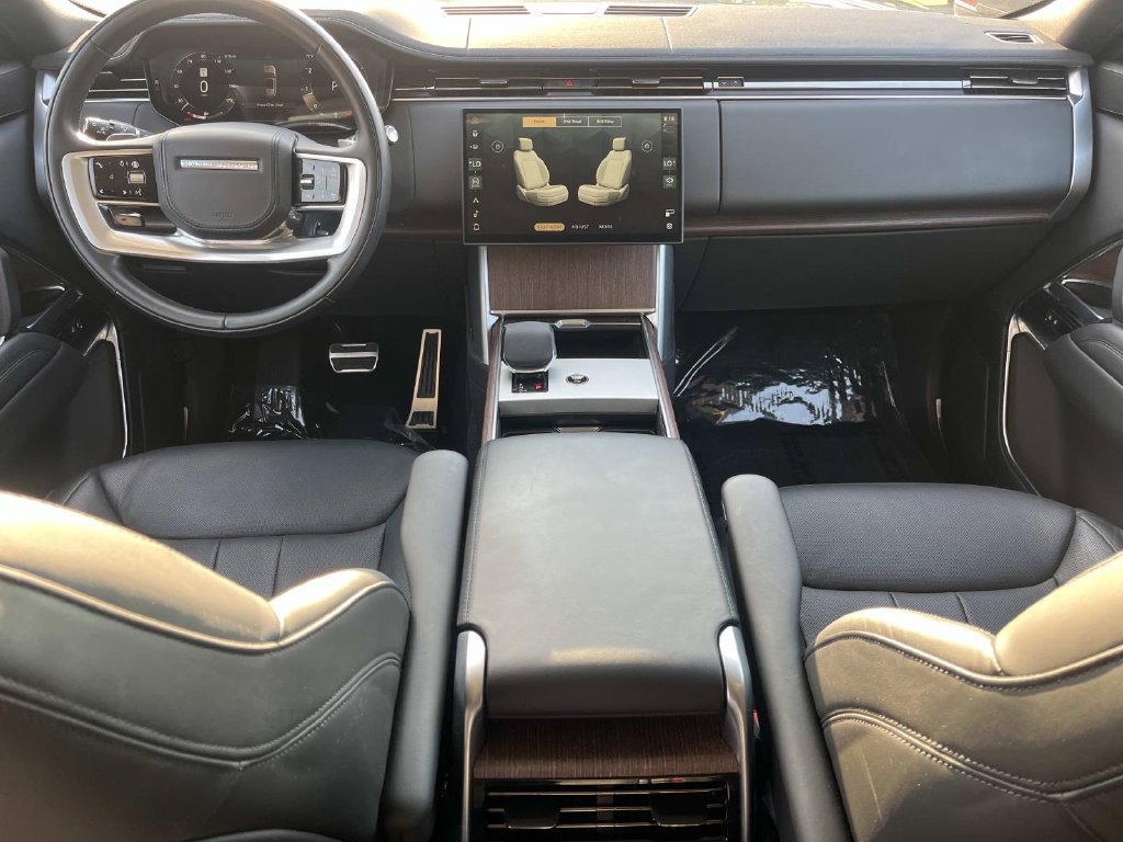 Used 2024 Land Rover Range Rover Long Wheelbase SE AWD/4WD image 12