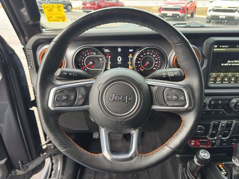 Used 2022 Jeep Gladiator Mojave w/ Cold Weather Group image 13