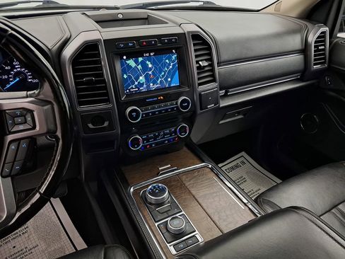 Used 2018 Ford Expedition Platinum image 17