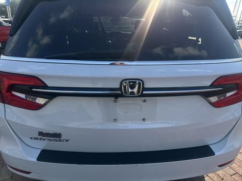 Certified 2024 Honda Odyssey EX-L image 9