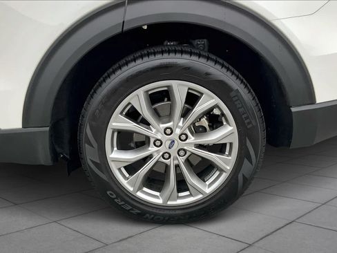 Used 2022 Ford Explorer XLT w/ Equipment Group 202A RWD image 11