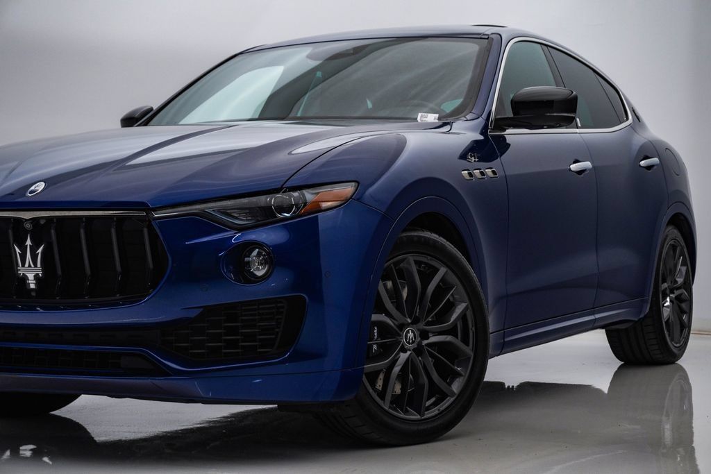 Used 2024 Maserati Levante GT Ultima AWD/4WD image 2