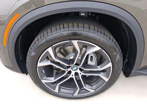 Used 2026 BMW X5 sDrive40i w/ Executive Package image 11