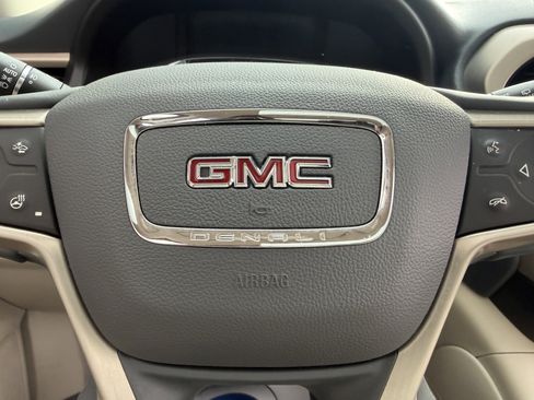 Used 2021 GMC Acadia Denali w/ Denali Technology Package image 34