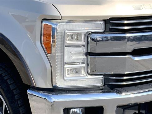Used 2017 Ford F250 Lariat w/ Lariat Ultimate Package AWD/4WD image 24